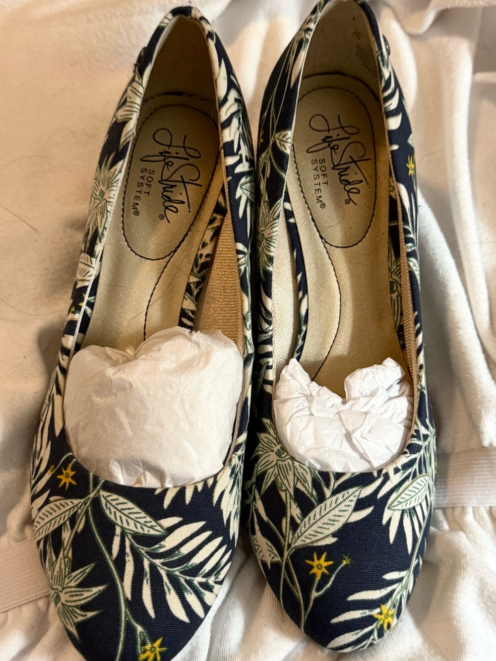 LifeStrideWomen's Fabric Heels Seasonable Release MSRP:$79.99+,NIB, SELL $25.00